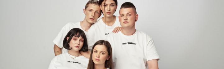 Paese wprowadza kosmetyki do makijażu mineralnego i promuje je kampanią MySkinis w mediach społecznościowych